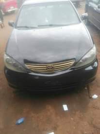 A picture of 2004 TOYOTA Camry 2 4