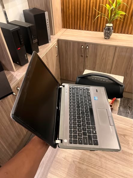 A picture of Hp laptop i3
