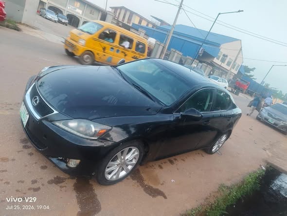 A picture of 2009 Lexus is250