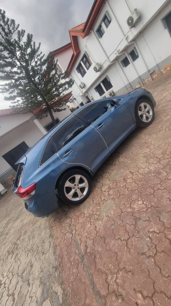 A picture of 2010 registered Toyota Venza Thumbstart Panoramic roof