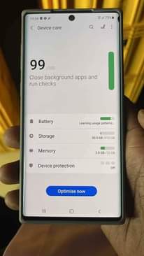 A picture of Samsung note 10 512Gb on sell 580