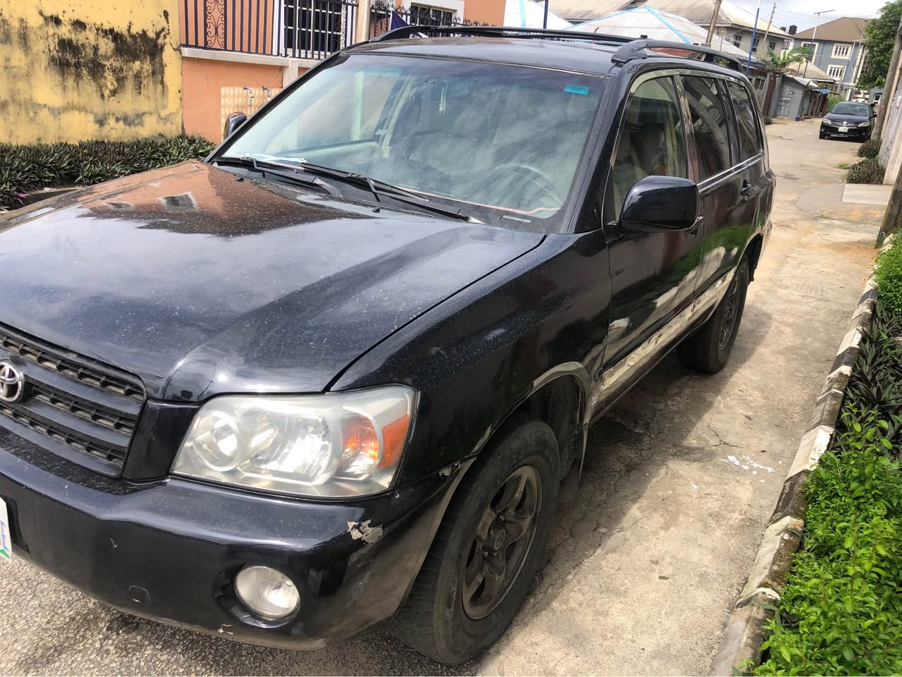 A picture of Toyota Highlander 4 plugs 2004 for sale price 5 5m