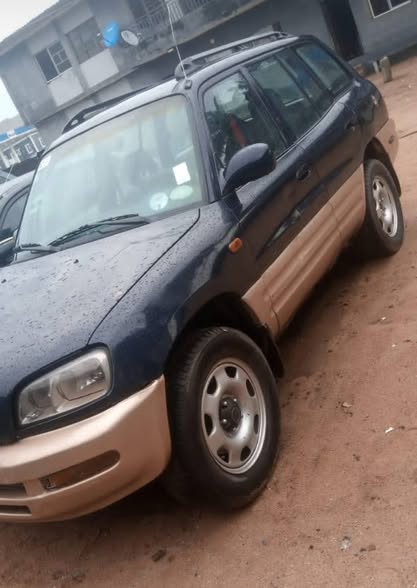 A picture of Hot deal Toyota rv4 1999 with sound engine and gear