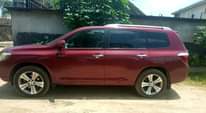 A picture of TOYOTA HIGHLANDER 2010 3 SEATERS First Body In Good Working