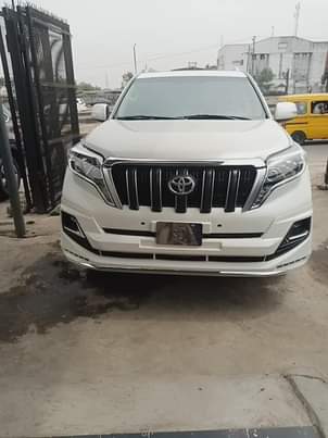 A picture of Clean Title Toyota Prado Land cruiser 2018 full option...