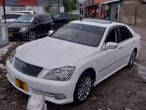 A picture of Toyota crown