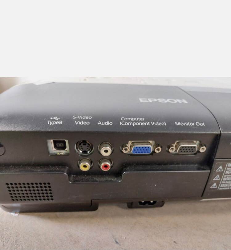 A picture of Uk used projector