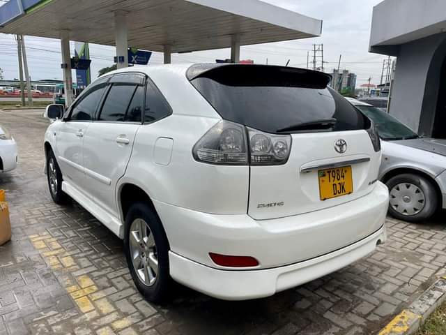 A picture of Toyota Harrier