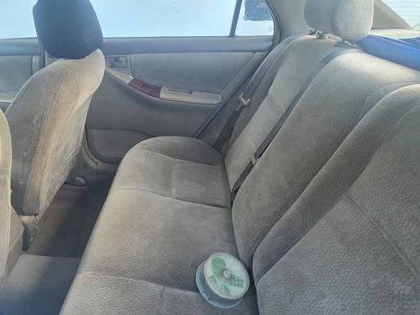 A picture of Toyota corolla model 04 clean use Location Victoria Island Lagos