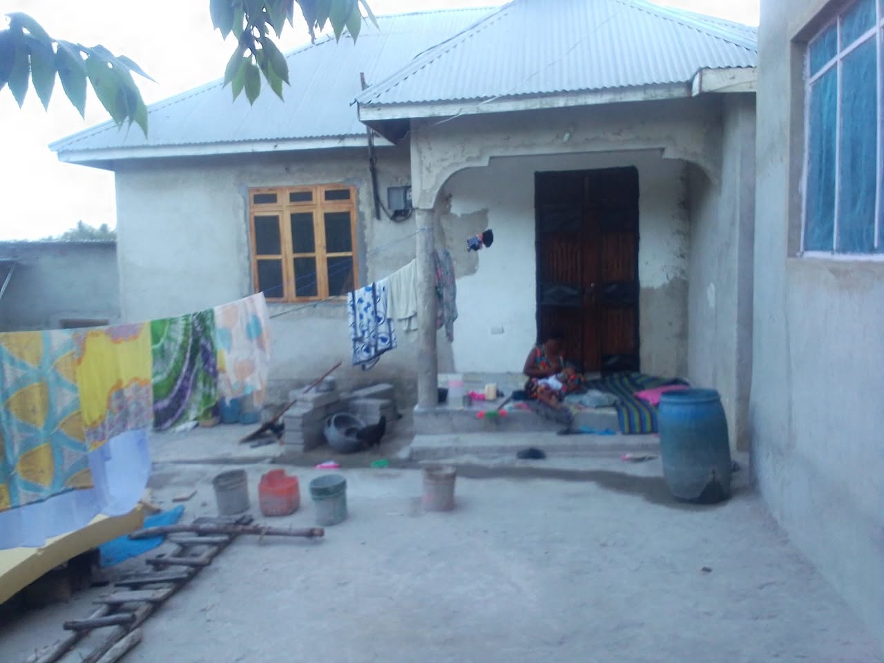A picture of Commercial house for sell
