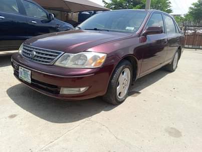 A picture of 2003 TOYOTA AVALON XLS 