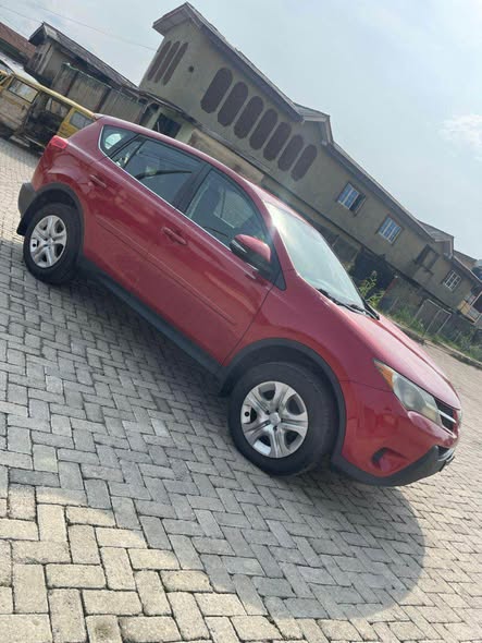 A picture of Toyota RAV4 2016