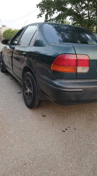 A picture of CLEAN HONDA CIVIC 2000 UK MODEL