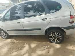 A picture of nault scenic registered first body Engine and Gear perfect AC