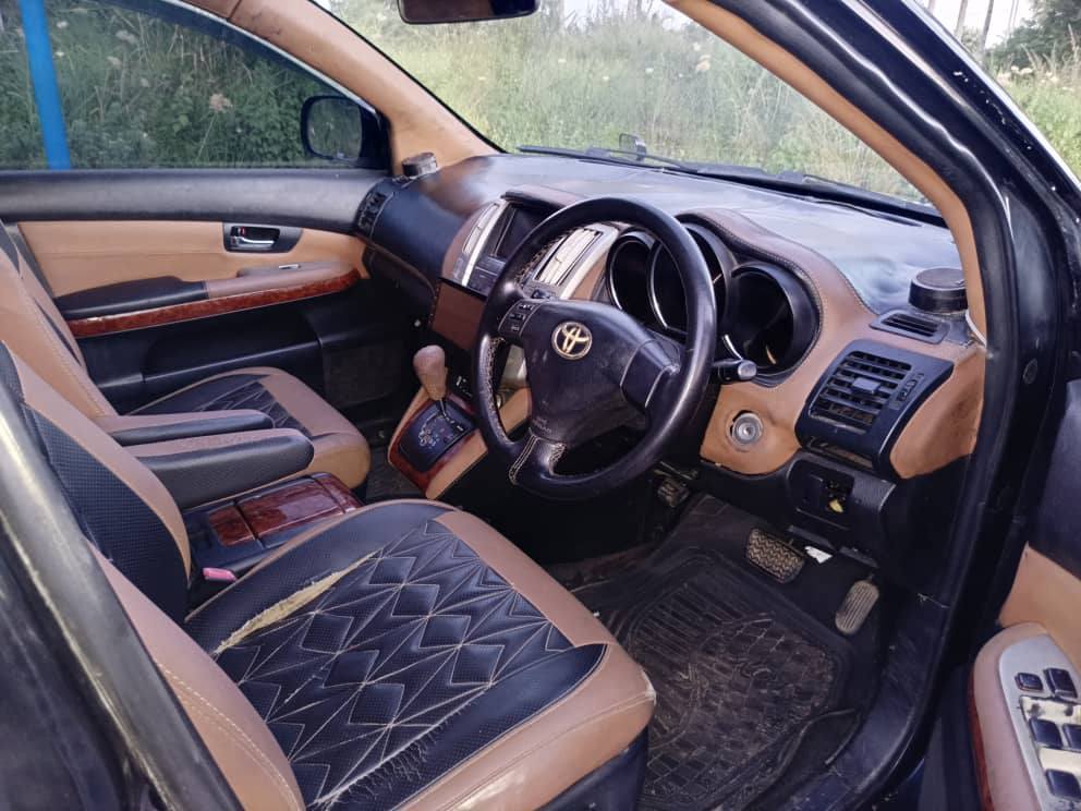 A picture of Toyota harrier
