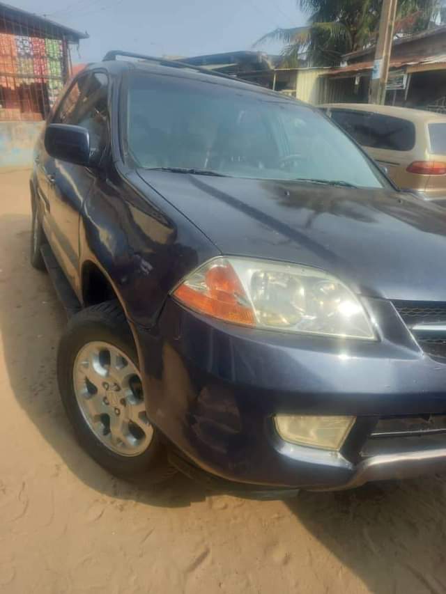 A picture of Acura MDX