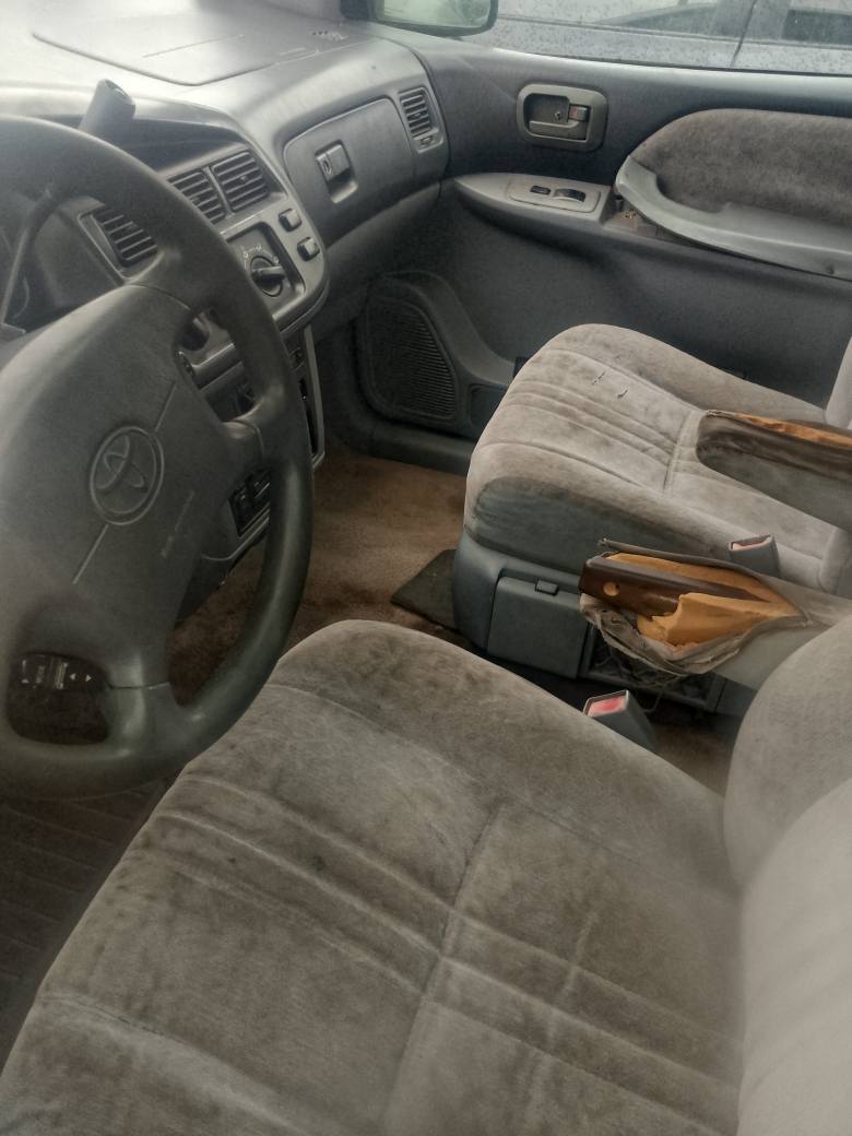 A picture of Toyota Sienna 07043283348