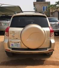 A picture of Toyota Rav4 2008 Baked on first body Fabric interior Ac