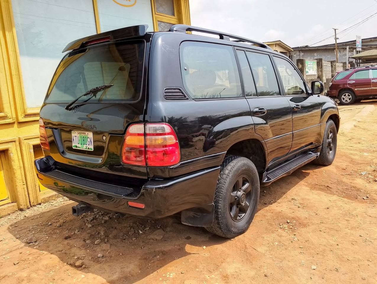 A picture of TOYOTA LANDCRUISE 2003