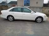 A picture of 2004 Toyota Avalon