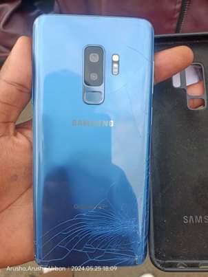 A picture of Samsung S9 Infinix hot 30 Camon 20