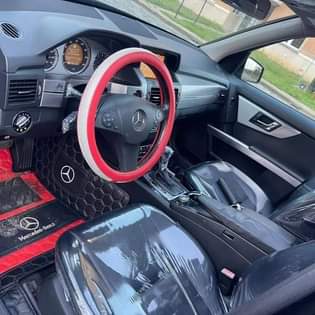 A picture of 2010 MERCEDES BENZ GLK350 2010