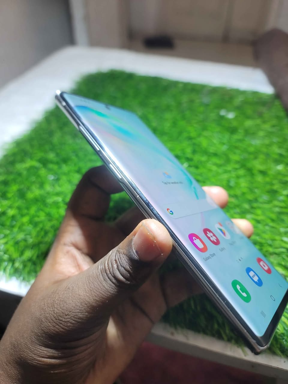 A picture of Galaxy note 10 plus 12ram 256gb ..location Mombasa town call