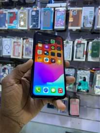 A picture of iPhone XS