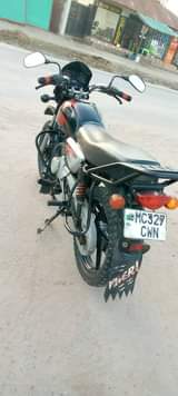 A picture of boxer 125 ipokatika hali zuli sana sana sana ipo Dar