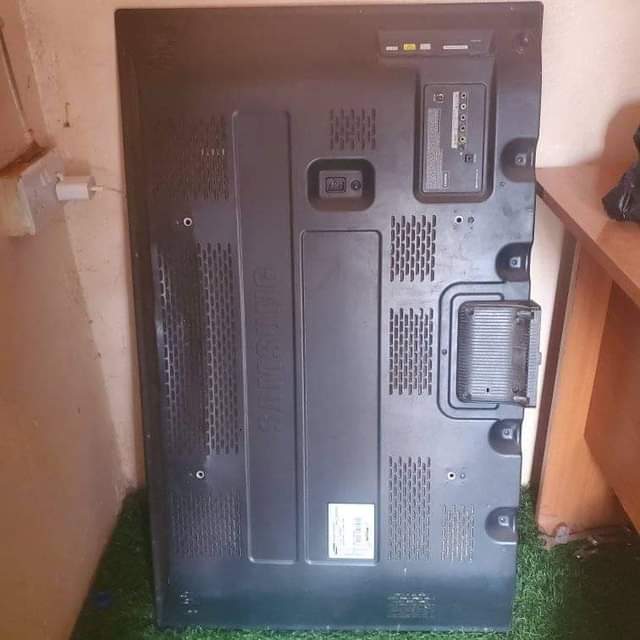 A picture of Original Samsung 43inch plasma