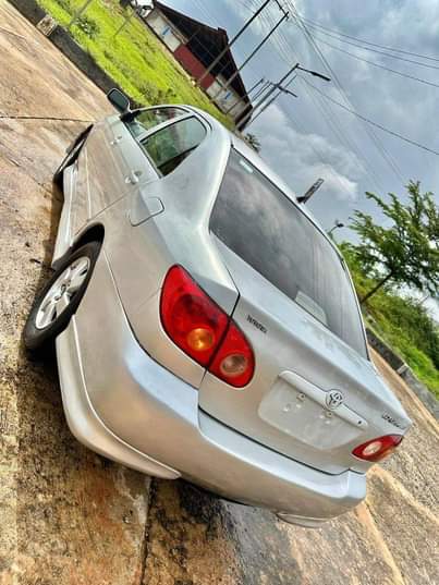 A picture of TOYOTA COROLLA O4