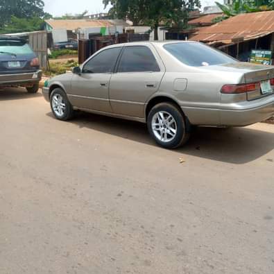 A picture of Toyota pencil Automatic Standard body Good Engine and Gear and