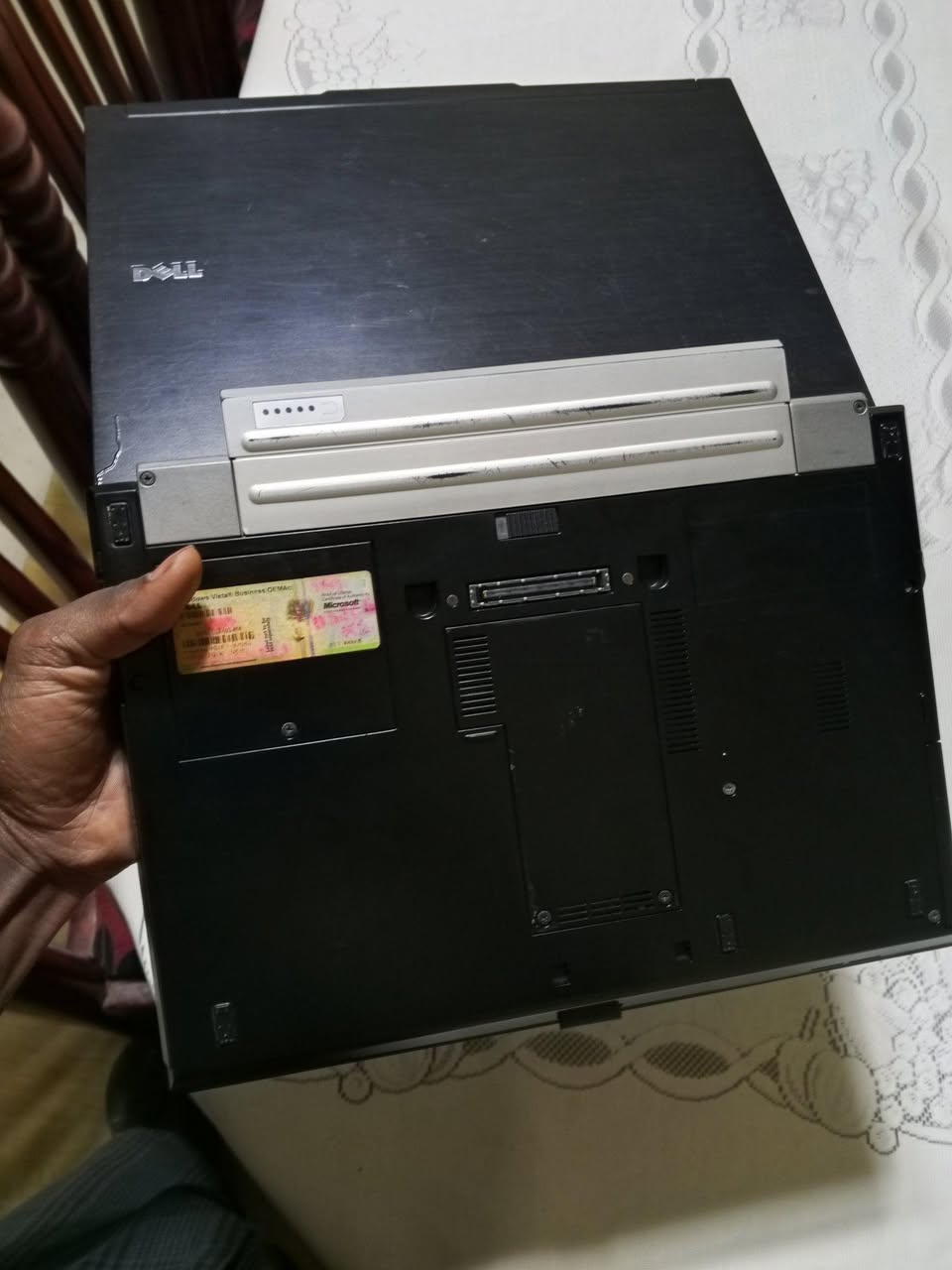 A picture of Dell laptop