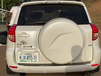 A picture of Rav4 2008