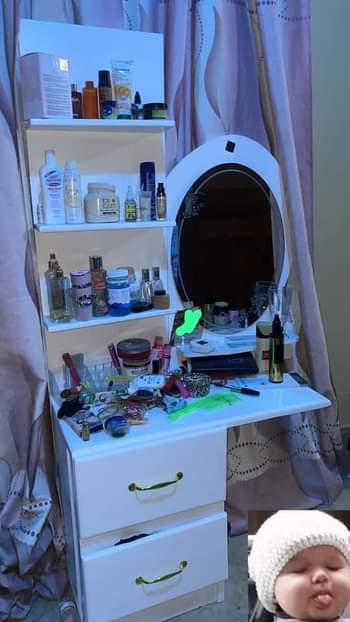 A picture of DRESSING TABLE