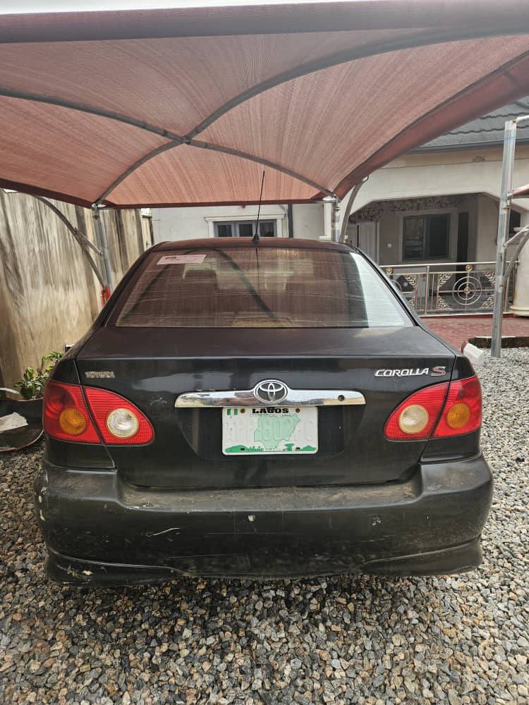 A picture of TOYOTA COROLLA 04