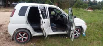 A picture of 2003 SUZUKI SWIFT