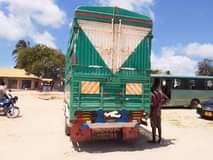 A picture of Mitsubishi Canter tani tatu na nusu