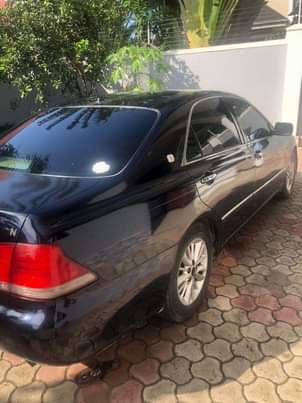 A picture of Toyota crown royal salon