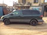A picture of 2001 Toyota Sienna First body