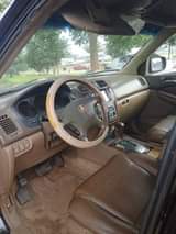 A picture of Super distress sale of MDX Acura 2005 model going for