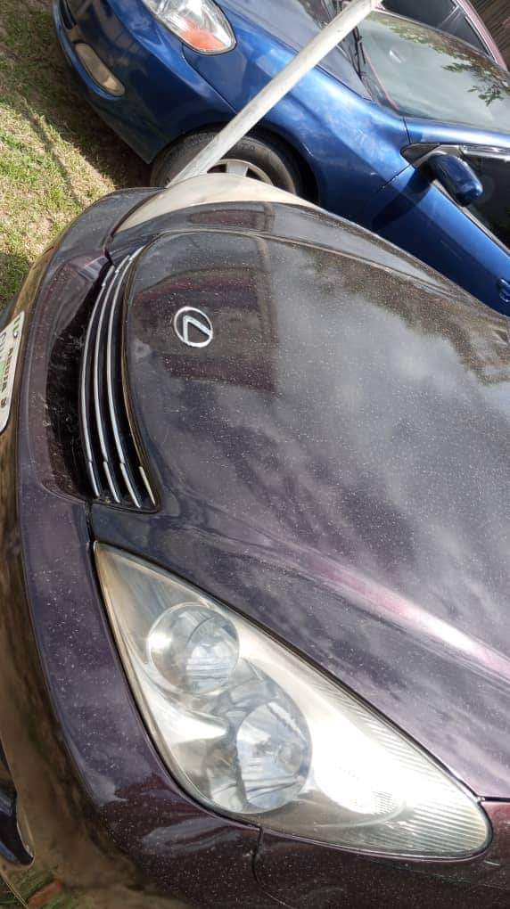 A picture of Another one Lexus es 300 Buy and drive standard AC
