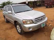A picture of Toyota Highlander 2004