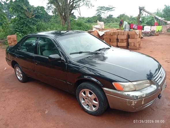 A picture of Toyota Camry pencil light