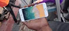 A picture of IPhone 6s Gb64 Kipengele bettry sevic ira haisumbui chochote bei