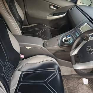 A picture of Toyota prisius umeme mtupu mafuta kidogo Injin ndogo Full ac