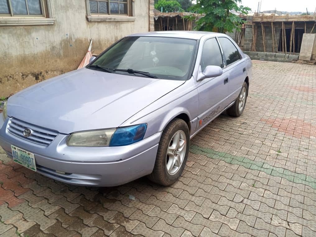 A picture of Toyota Camry pencil