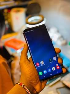 A picture of Samsung s9 plus