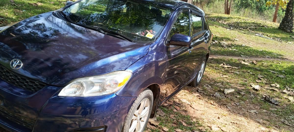A picture of Toyota matrix 09