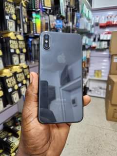 A picture of IPhone x 550000shs no face